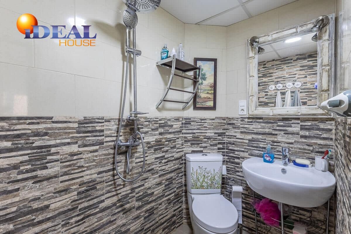 4 bedroom Flat for sale in Granada city - € 485,000 (Ref: 9434369)