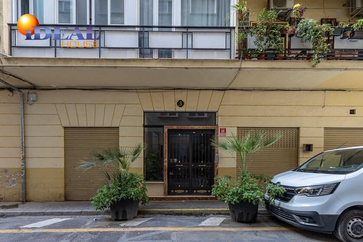 4 bedroom Flat for sale in Granada city - € 485,000 (Ref: 9434369)