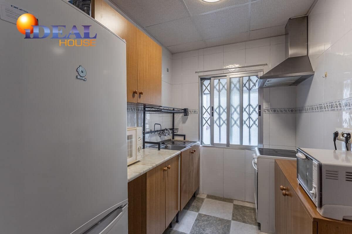 3 bedroom Flat for sale in Granada city - € 250,000 (Ref: 9434371)