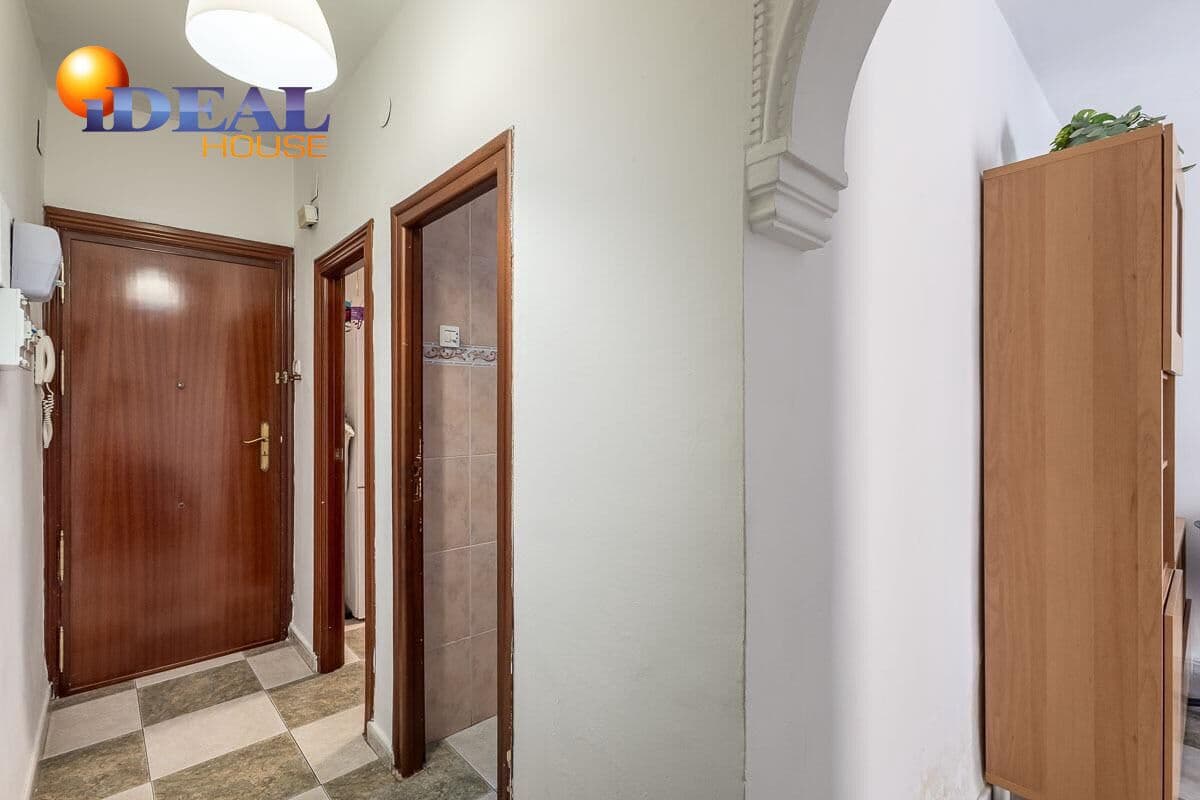 3 bedroom Flat for sale in Granada city - € 250,000 (Ref: 9434371)