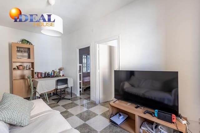 3 slaapkamer Flat te koop in Camino de Ronda - Rosaleda, Granada stad - € 250.000 (Ref: 9434371)