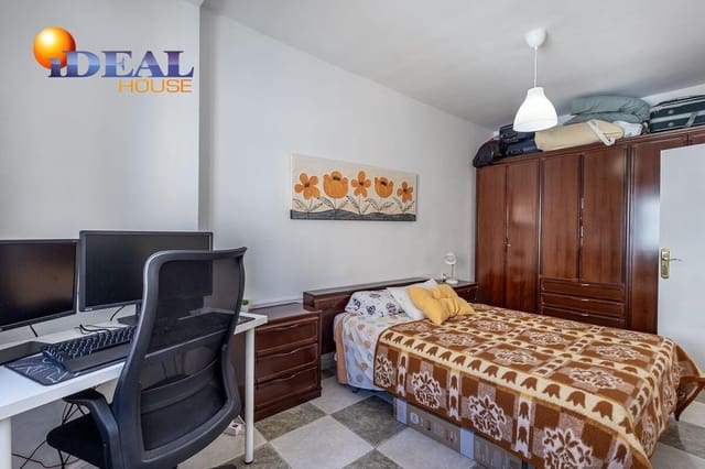 3 slaapkamer Flat te koop in Camino de Ronda - Rosaleda, Granada stad - € 250.000 (Ref: 9434371)