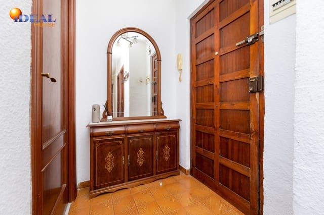 Piso de 3 habitaciones en Granada ciudad en venta - 190.000 € (Ref: 9434376)
