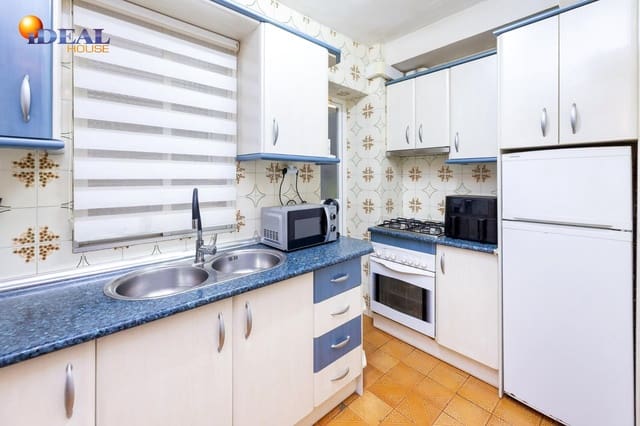 Piso de 3 habitaciones en Granada ciudad en venta - 190.000 € (Ref: 9434376)