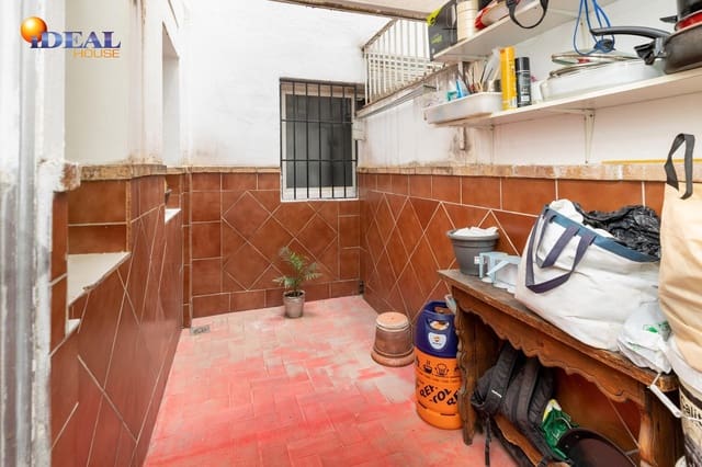 Piso de 3 habitaciones en Granada ciudad en venta - 190.000 € (Ref: 9434376)