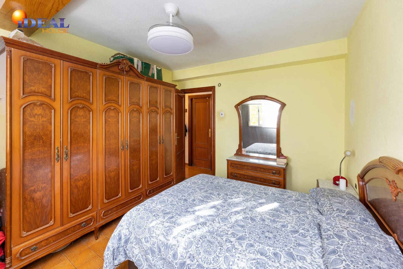 Piso de 3 habitaciones en Granada ciudad en venta - 190.000 € (Ref: 9434376)