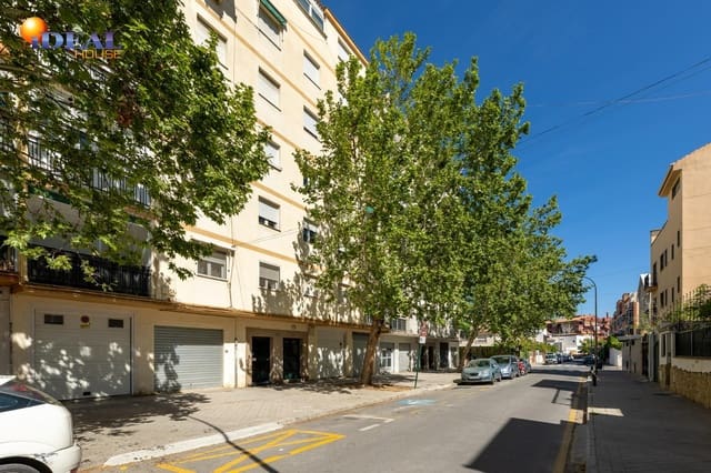 Piso de 3 habitaciones en Granada ciudad en venta - 190.000 € (Ref: 9434376)