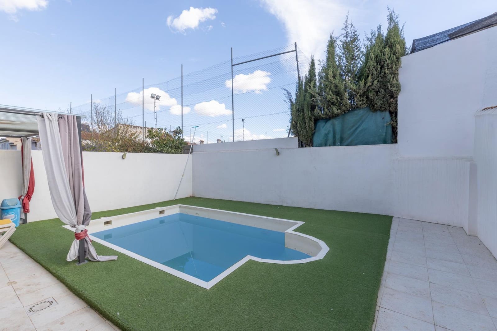 4 quarto Casa em Banda para venda em Las Gabias com piscina garagem - 290 000 € (Ref: 9434379)