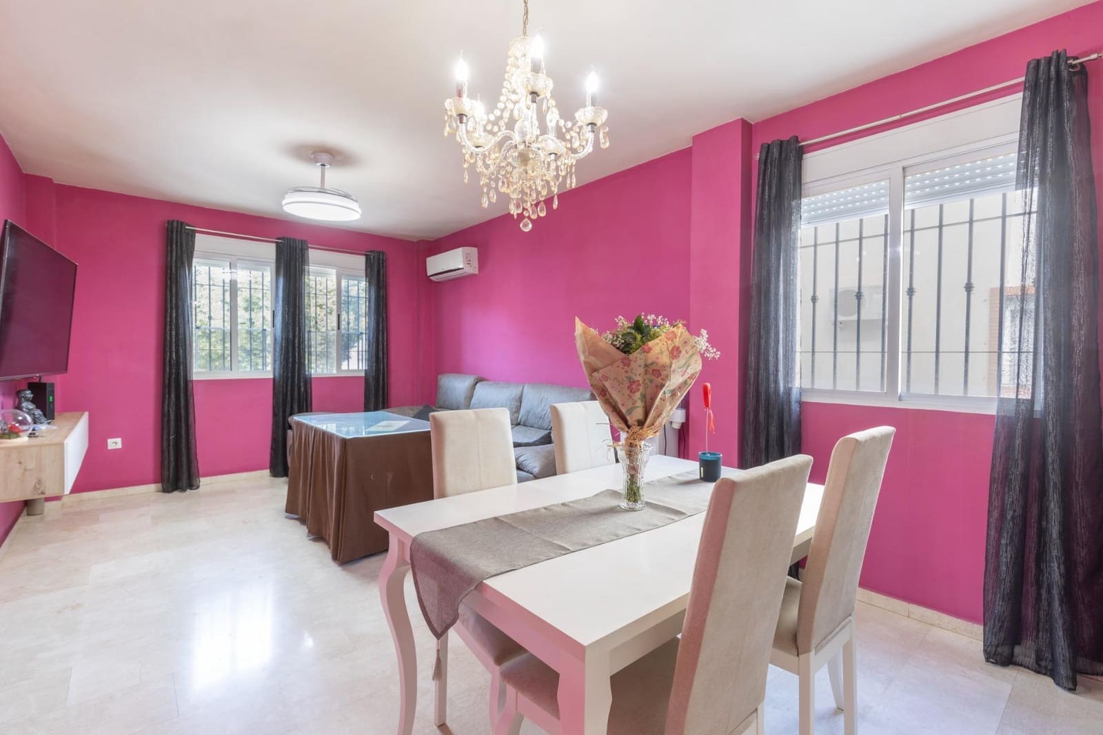 4 quarto Casa em Banda para venda em Las Gabias com piscina garagem - 290 000 € (Ref: 9434379)