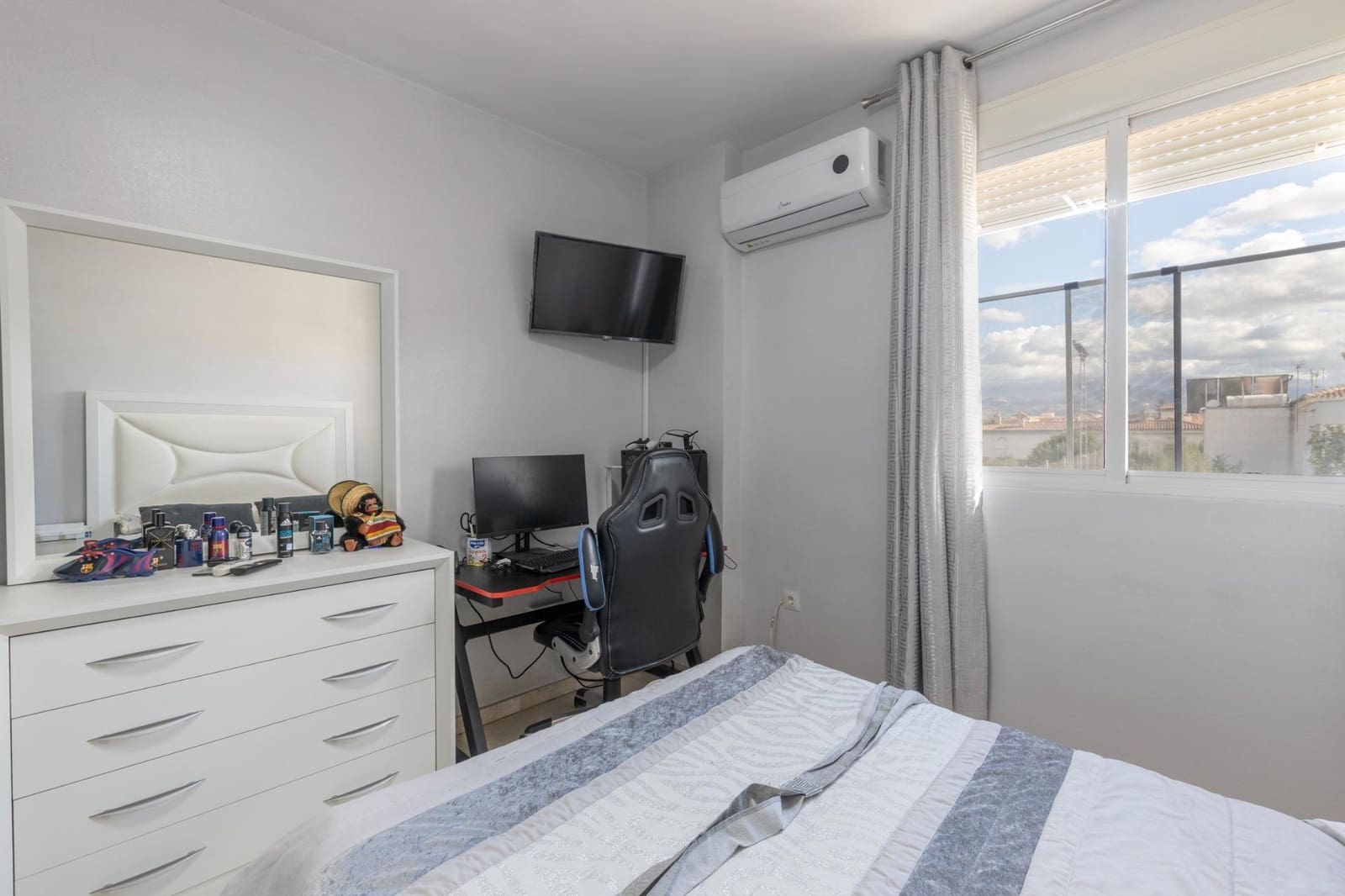 4 quarto Casa em Banda para venda em Las Gabias com piscina garagem - 290 000 € (Ref: 9434379)