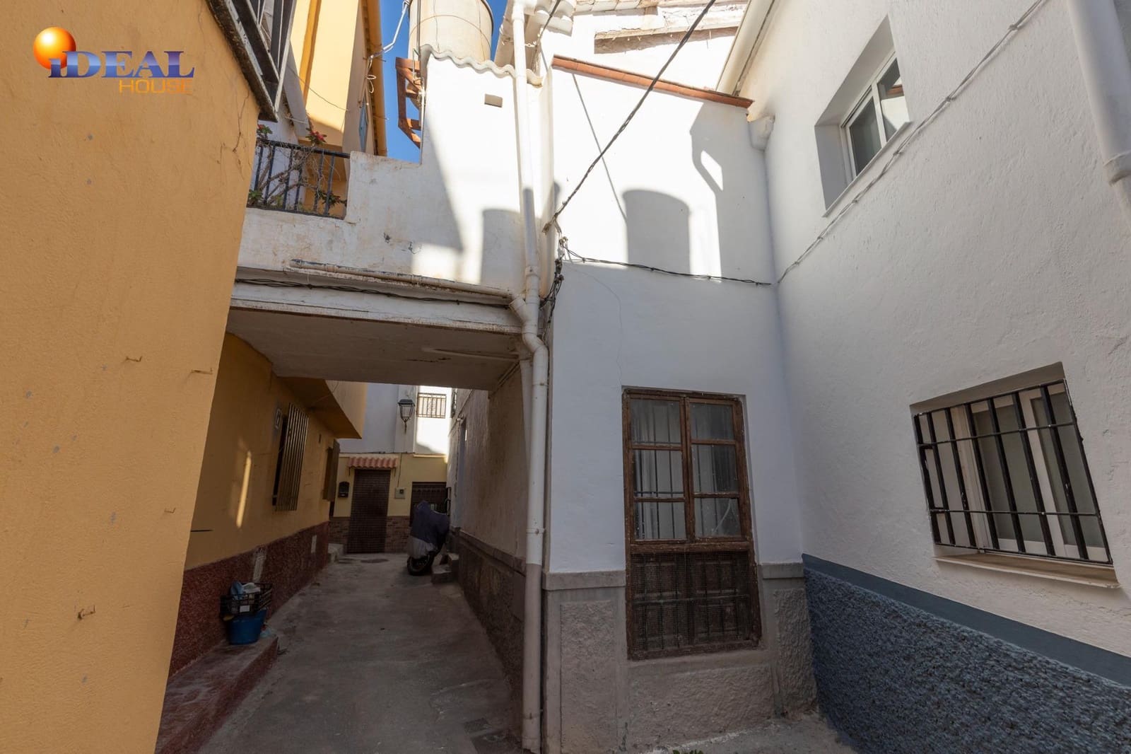 5 bedroom Townhouse for sale in Albunol - € 99,900 (Ref: 9434384)