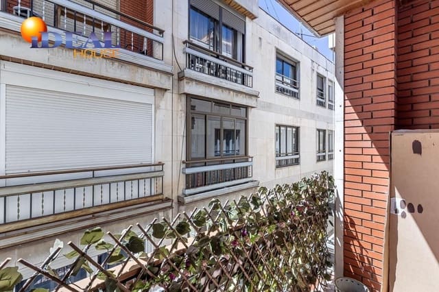 3 soveværelse Lejlighed til salg i Centro - Sagrario, Granada by med garage - € 395.000 (Ref: 9434388)