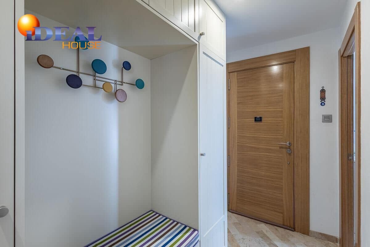 3 bedroom Flat for sale in Granada city with garage - € 395,000 (Ref: 9434388)