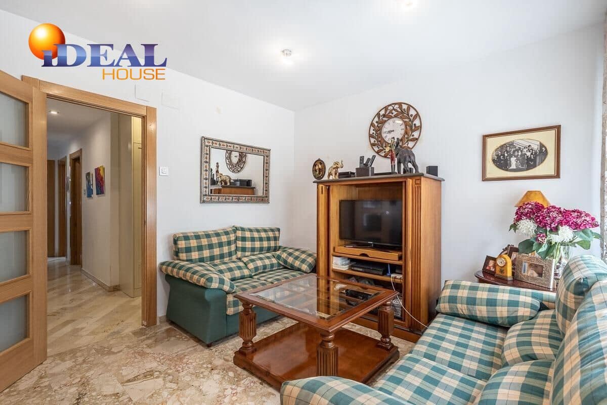 3 bedroom Flat for sale in Granada city with garage - € 395,000 (Ref: 9434388)