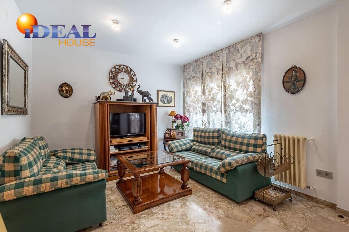 3 bedroom Flat for sale in Granada city with garage - € 395,000 (Ref: 9434388)