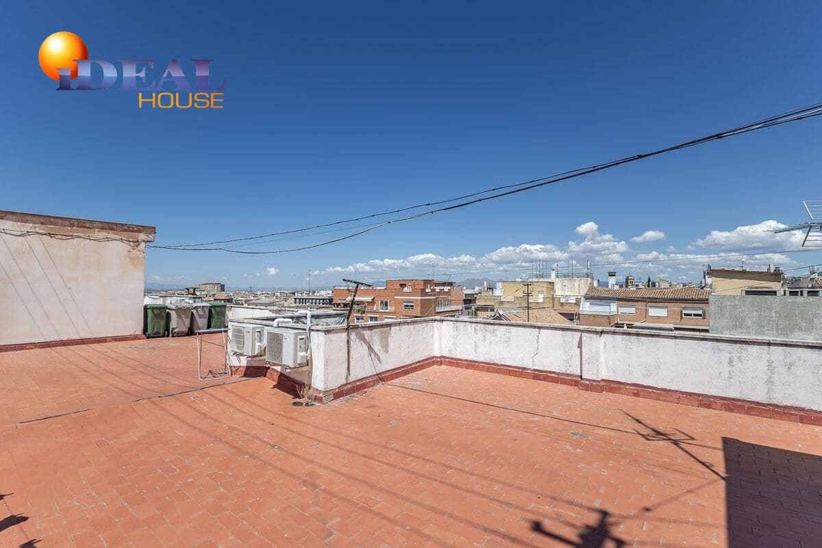 3 bedroom Flat for sale in Granada city with garage - € 395,000 (Ref: 9434388)