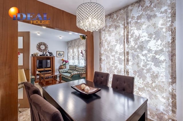 3 soveværelse Lejlighed til salg i Centro - Sagrario, Granada by med garage - € 395.000 (Ref: 9434388)