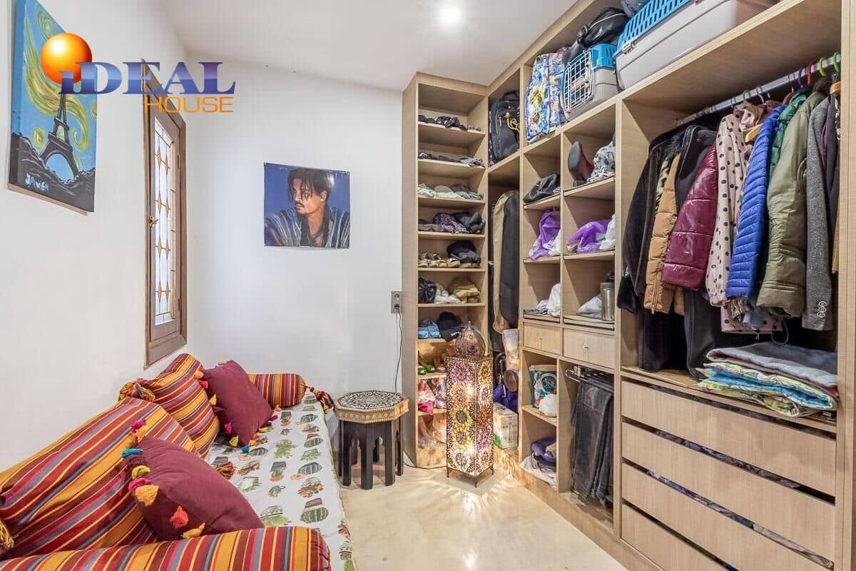 3 bedroom Flat for sale in Granada city with garage - € 395,000 (Ref: 9434388)