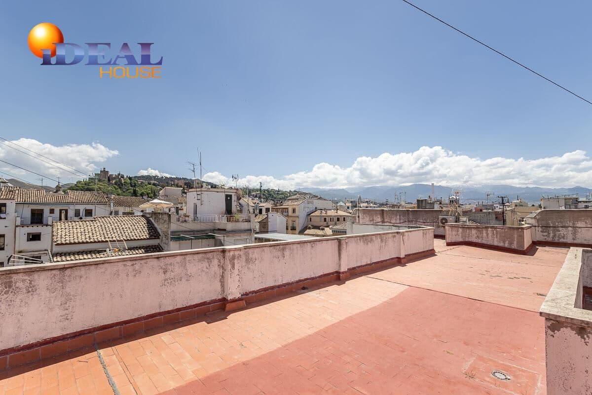 3 bedroom Flat for sale in Granada city with garage - € 395,000 (Ref: 9434388)