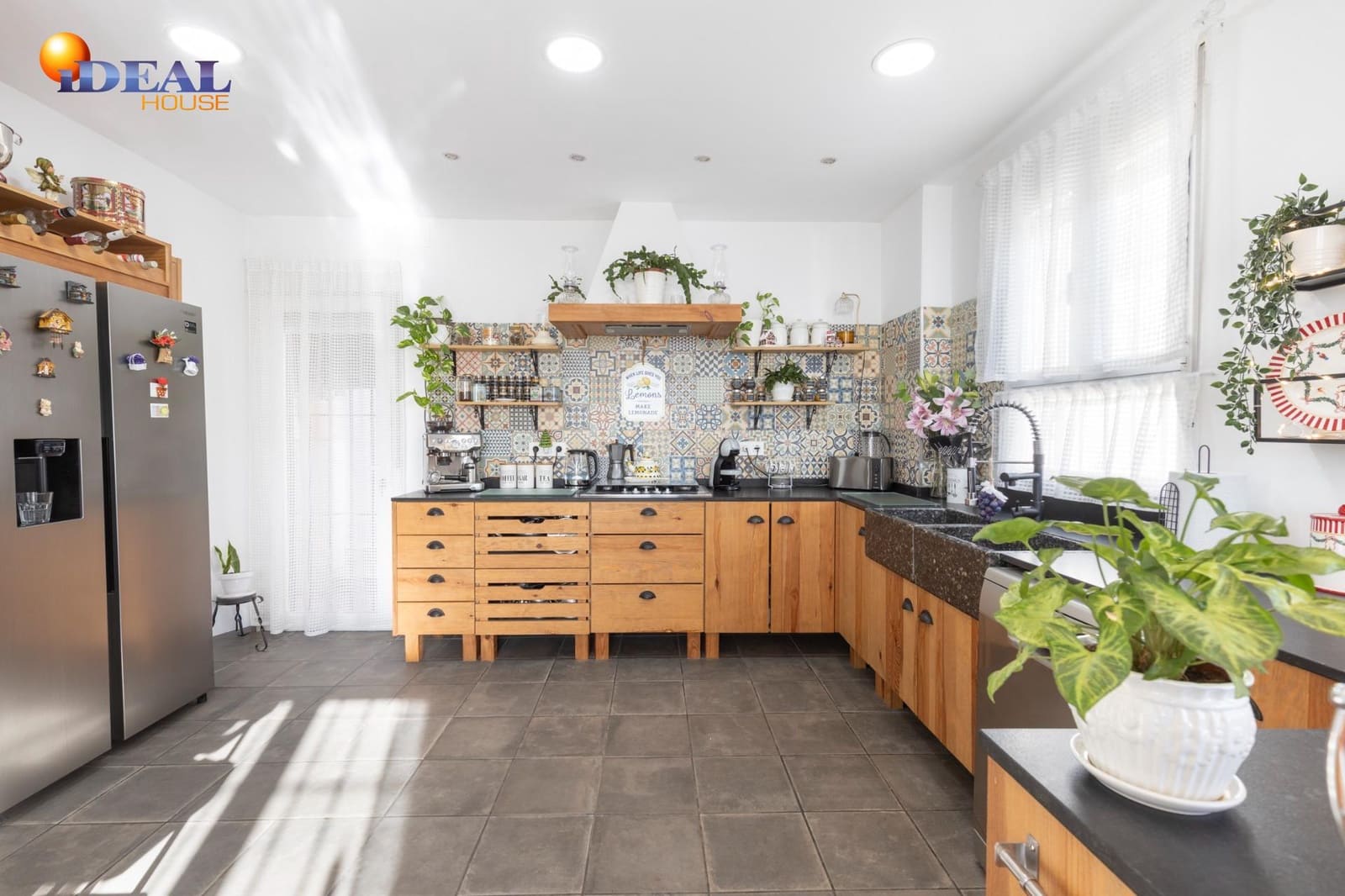 5 chambre Villa/Maison à vendre à Gojar avec piscine garage - 560 000 € (Ref: 9434389)