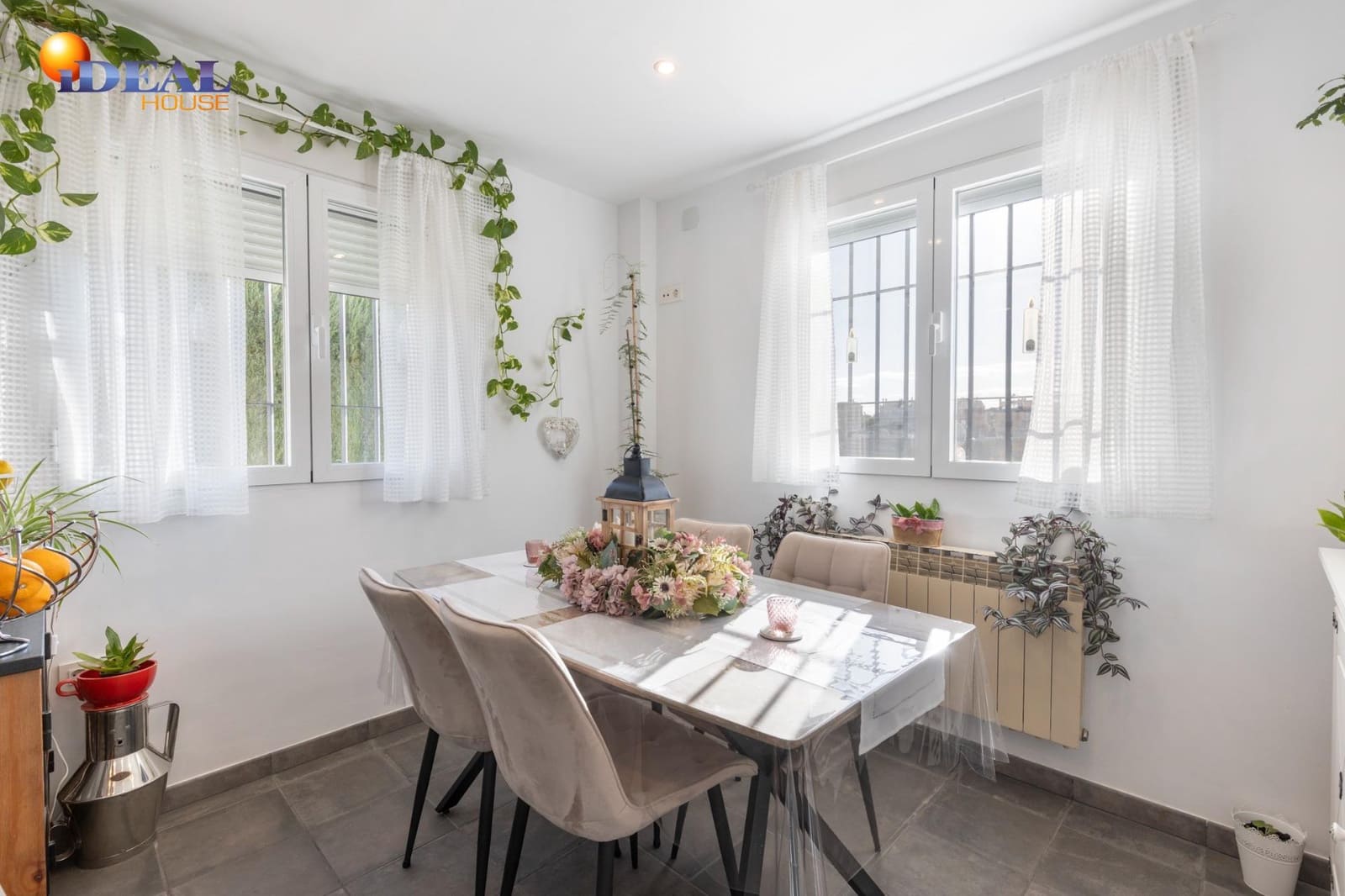 5 chambre Villa/Maison à vendre à Gojar avec piscine garage - 560 000 € (Ref: 9434389)