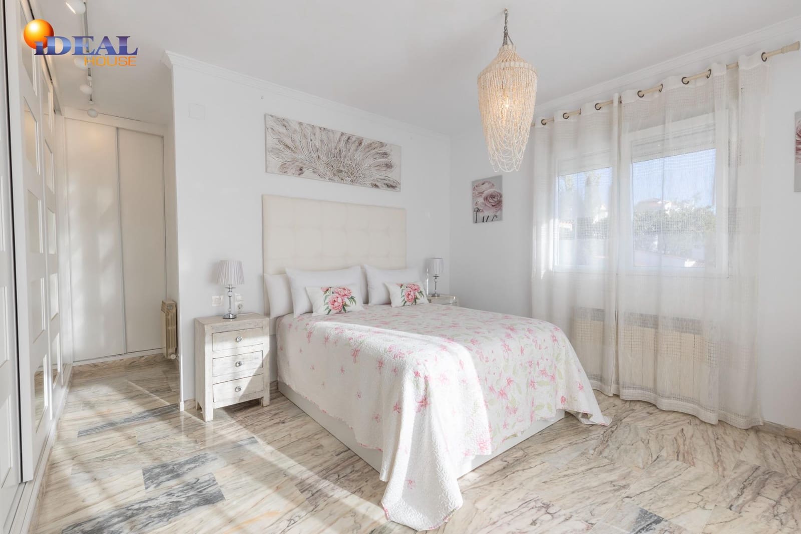 5 chambre Villa/Maison à vendre à Gojar avec piscine garage - 560 000 € (Ref: 9434389)