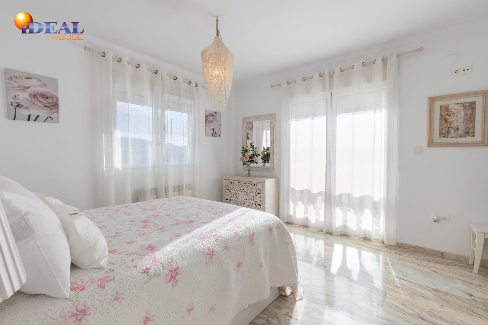 5 chambre Villa/Maison à vendre à Gojar avec piscine garage - 560 000 € (Ref: 9434389)