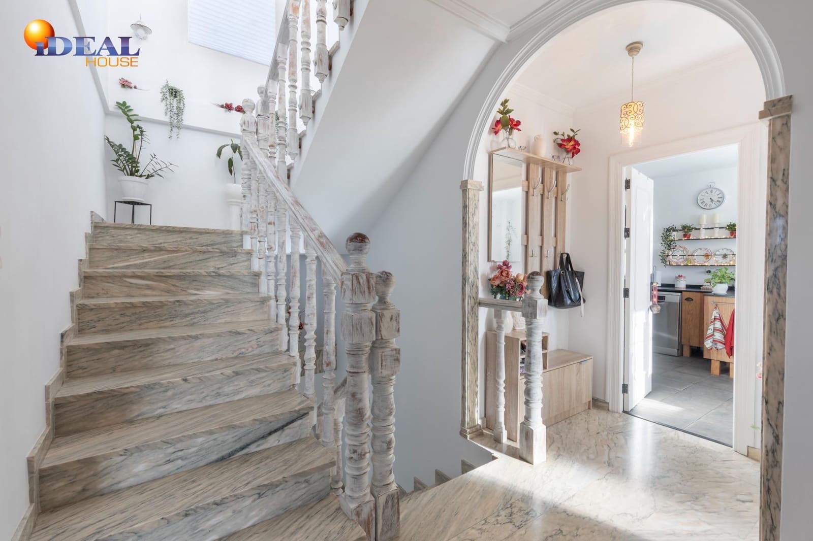 5 chambre Villa/Maison à vendre à Gojar avec piscine garage - 560 000 € (Ref: 9434389)