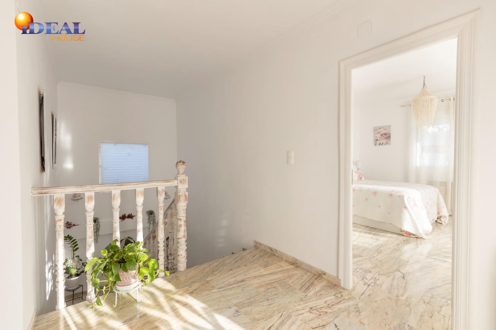 5 chambre Villa/Maison à vendre à Gojar avec piscine garage - 560 000 € (Ref: 9434389)