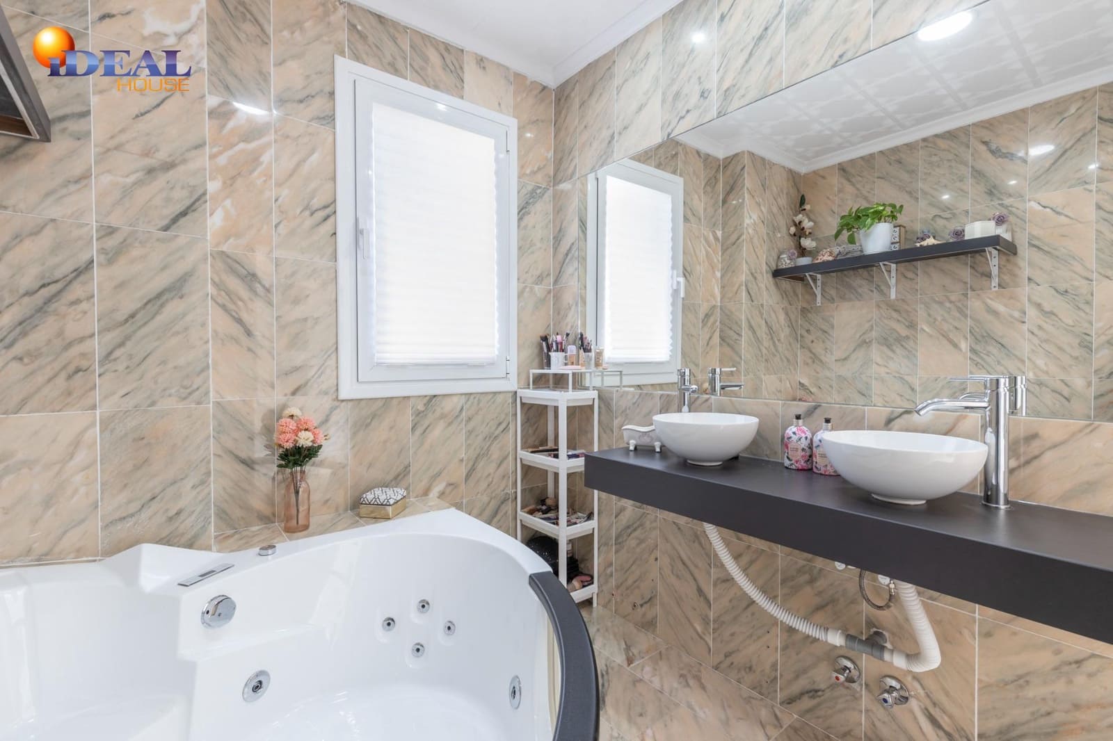 5 chambre Villa/Maison à vendre à Gojar avec piscine garage - 560 000 € (Ref: 9434389)