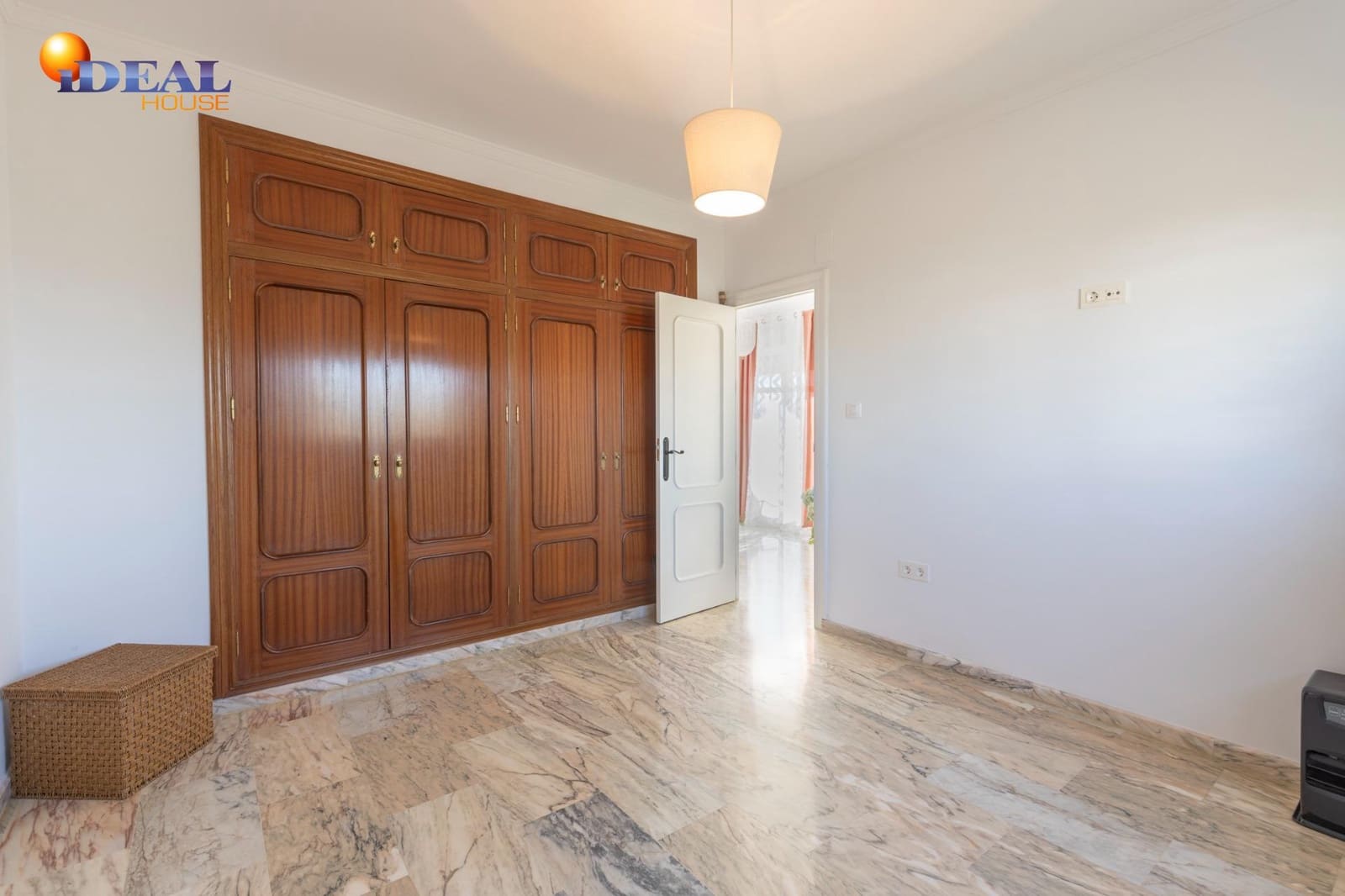 5 chambre Villa/Maison à vendre à Gojar avec piscine garage - 560 000 € (Ref: 9434389)