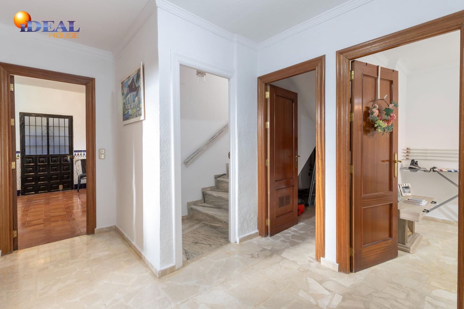 5 chambre Villa/Maison à vendre à Gojar avec piscine garage - 560 000 € (Ref: 9434389)