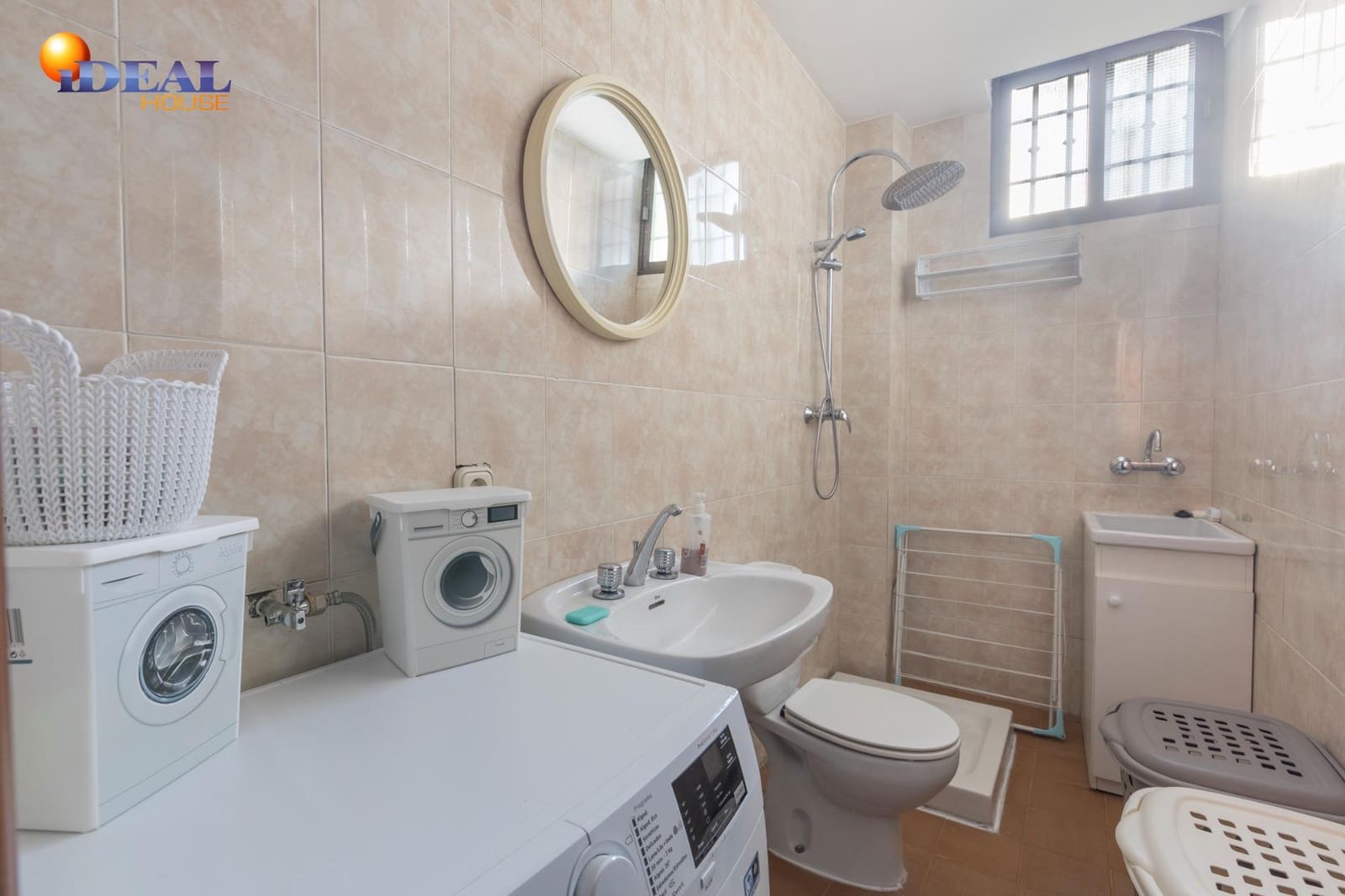 5 chambre Villa/Maison à vendre à Gojar avec piscine garage - 560 000 € (Ref: 9434389)