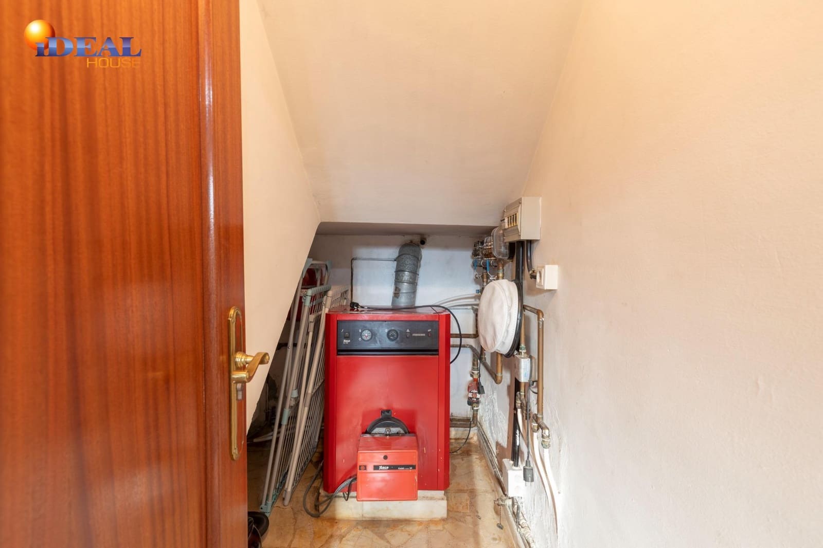 5 chambre Villa/Maison à vendre à Gojar avec piscine garage - 560 000 € (Ref: 9434389)