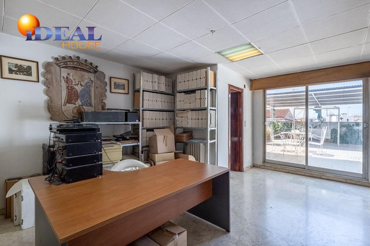 11 bedroom Apartment for sale in Granada city - € 1,069,000 (Ref: 9434392)