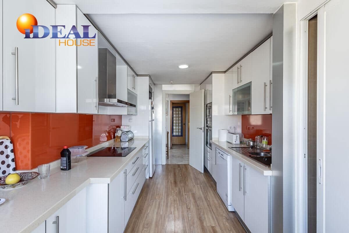 11 bedroom Apartment for sale in Granada city - € 1,069,000 (Ref: 9434392)