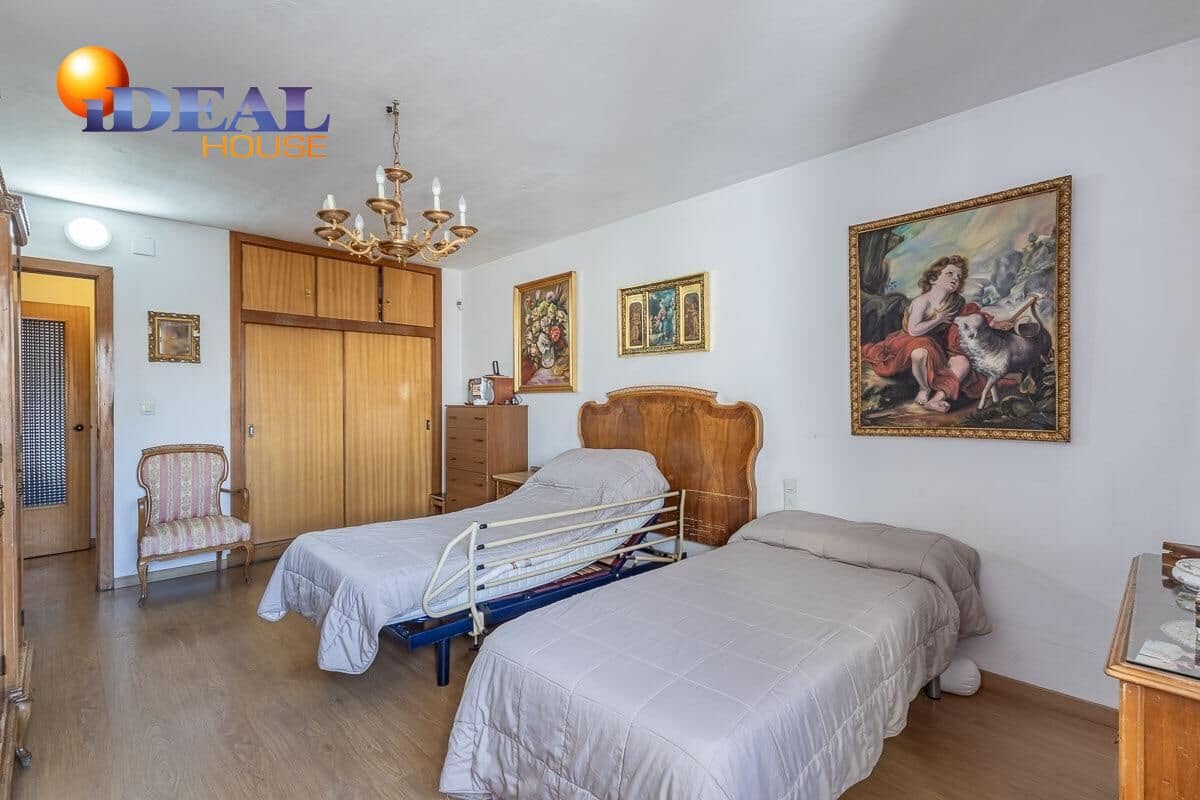 11 bedroom Apartment for sale in Granada city - € 1,069,000 (Ref: 9434392)