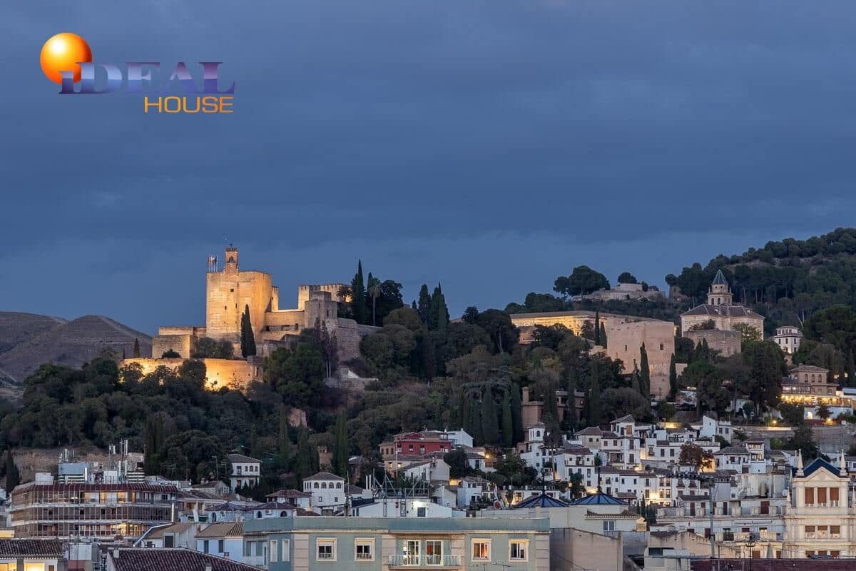 11 bedroom Apartment for sale in Granada city - € 1,069,000 (Ref: 9434392)