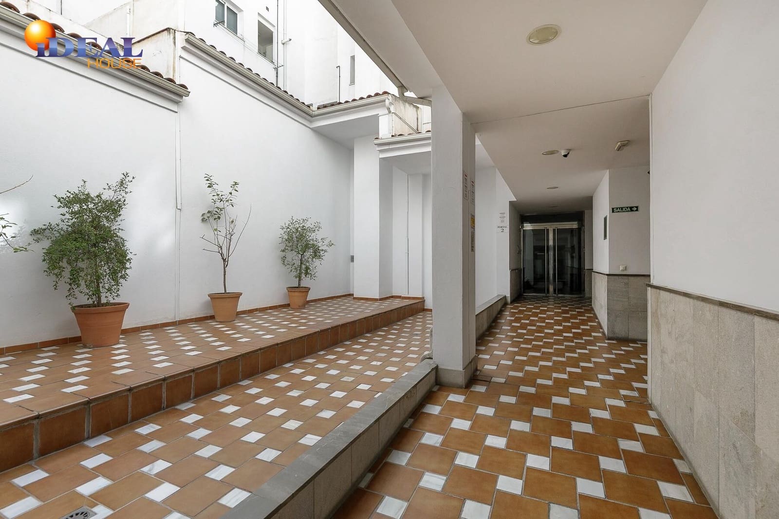 4 sypialnia Penthouse na sprzedaż w Armilla z garażem - 349 900 € (Ref: 9434393)