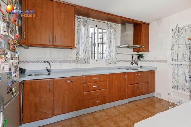 4 sypialnia Penthouse na sprzedaż w Armilla z garażem - 349 900 € (Ref: 9434393)