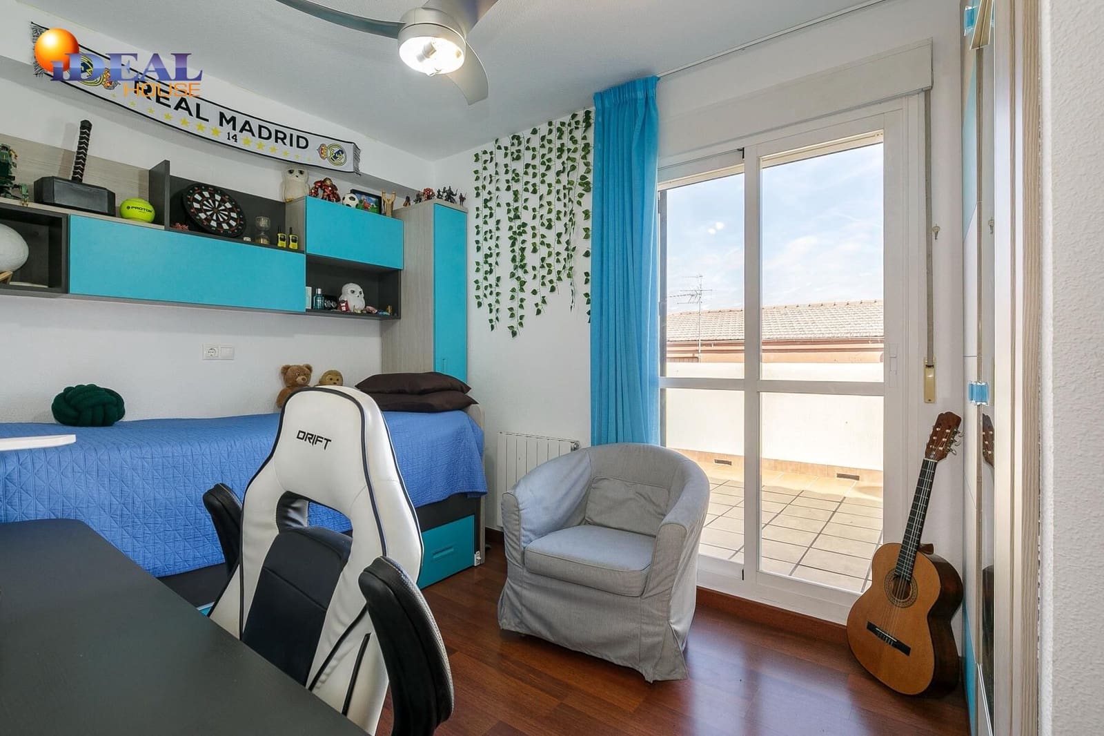 4 sypialnia Penthouse na sprzedaż w Armilla z garażem - 349 900 € (Ref: 9434393)