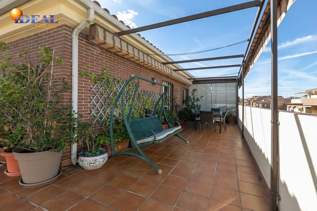 4 sypialnia Penthouse na sprzedaż w Armilla z garażem - 349 900 € (Ref: 9434393)