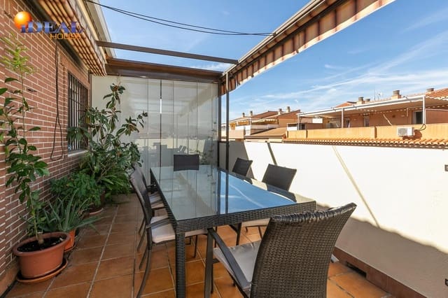 4 sypialnia Penthouse na sprzedaż w Armilla z garażem - 349 900 € (Ref: 9434393)