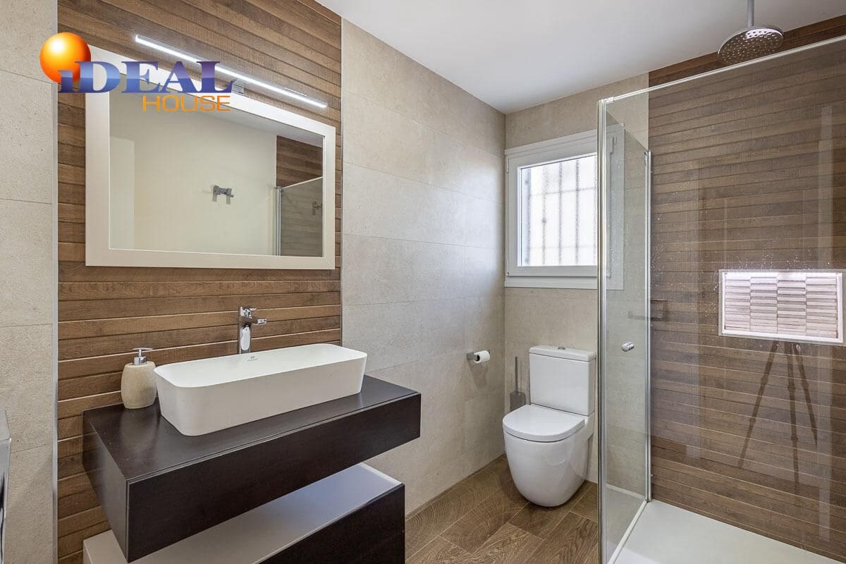 3 sovrum Radhus till salu i Motril med garage - 460 000 € (Ref: 9434394)