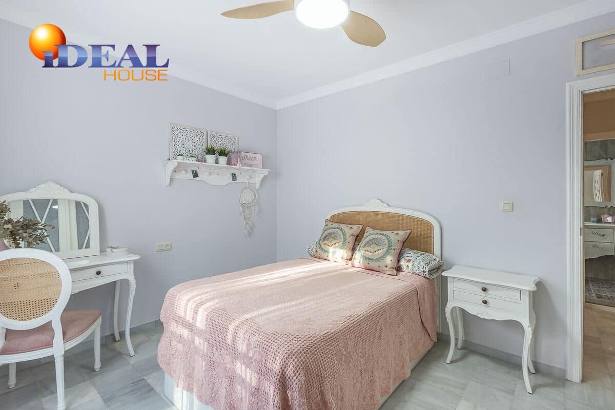 3 sovrum Radhus till salu i Motril med garage - 460 000 € (Ref: 9434394)