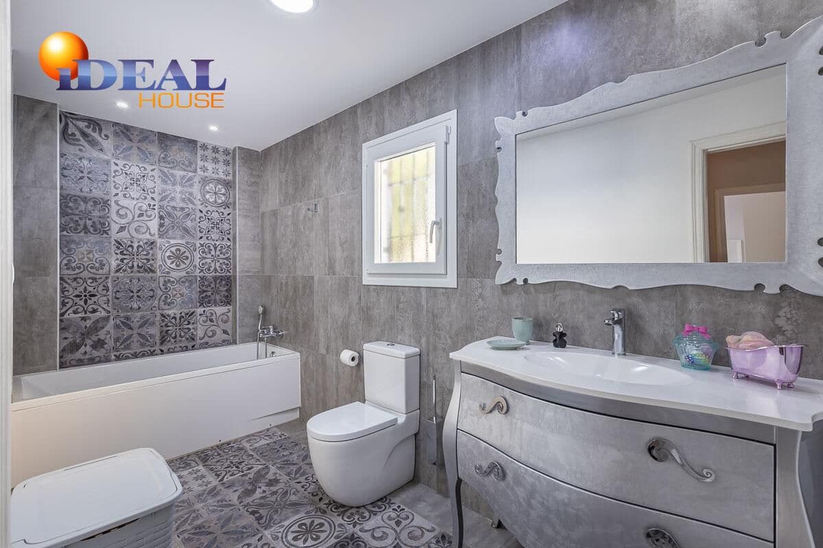 3 sovrum Radhus till salu i Motril med garage - 460 000 € (Ref: 9434394)