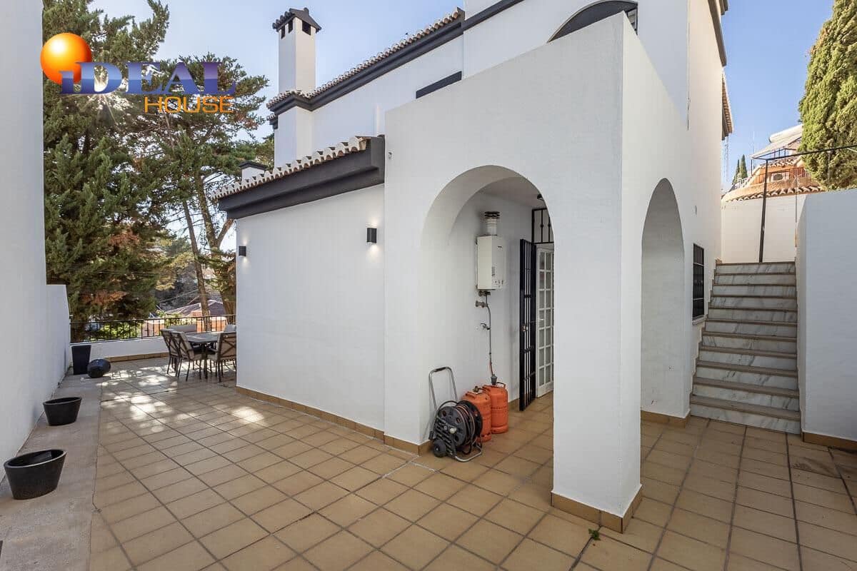 3 sovrum Radhus till salu i Motril med garage - 460 000 € (Ref: 9434394)