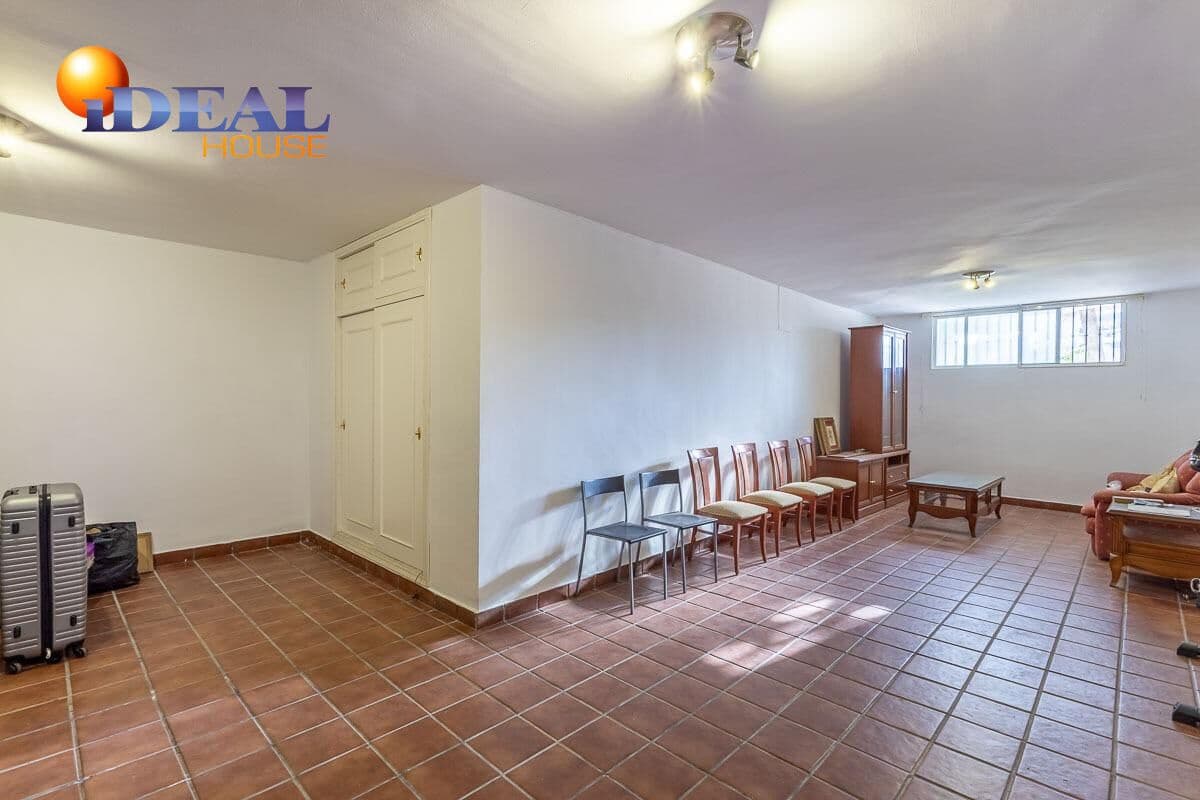 3 sovrum Radhus till salu i Motril med garage - 460 000 € (Ref: 9434394)