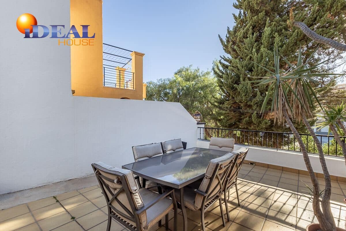 3 sovrum Radhus till salu i Motril med garage - 460 000 € (Ref: 9434394)