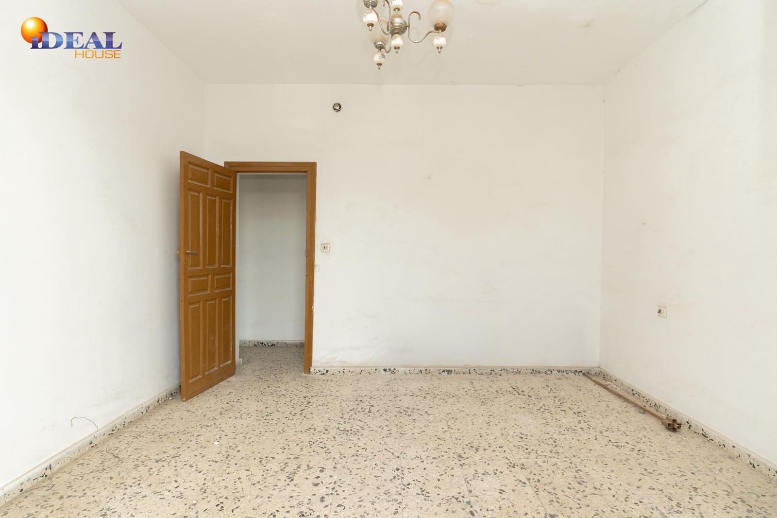 6 soveværelse Rækkehus til salg i Motril - € 155.000 (Ref: 9434397)